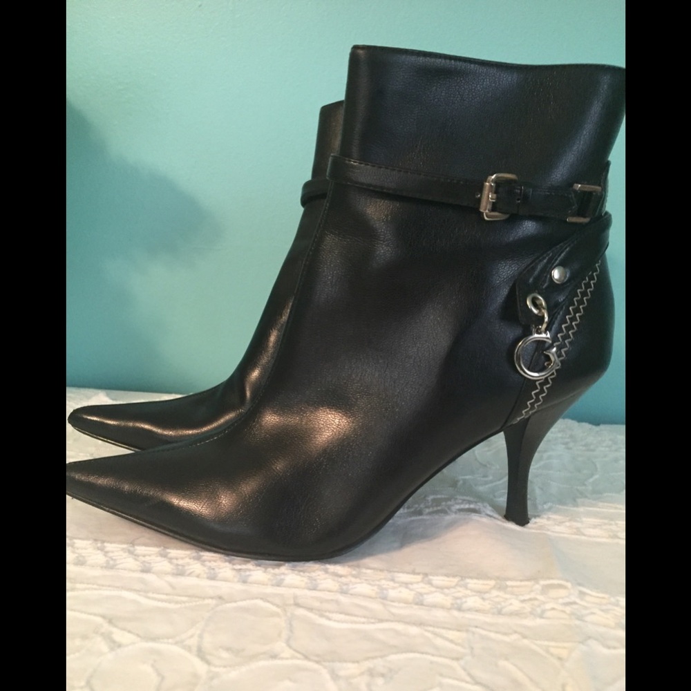 Guess, size 6